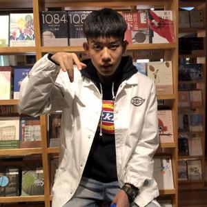 武警小哥Gry的爸爸叫什么
